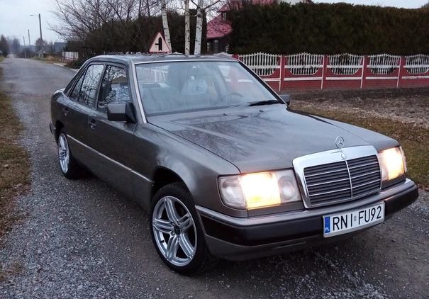 Mercedes-Benz W124 (1984-1993) cena 19500 przebieg: 281000, rok produkcji 1990 z Suchowola małe 92